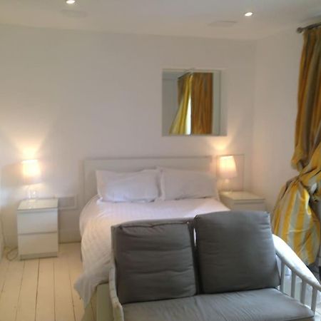 Earls Court Spacious Apartment Londra Esterno foto