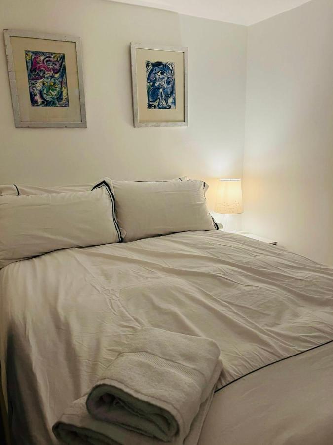 Earls Court Spacious Apartment Londra Esterno foto