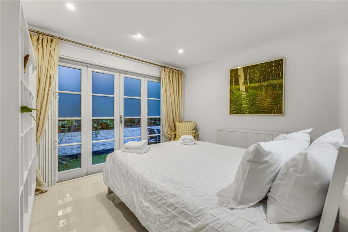 Earls Court Spacious Apartment Londra Esterno foto